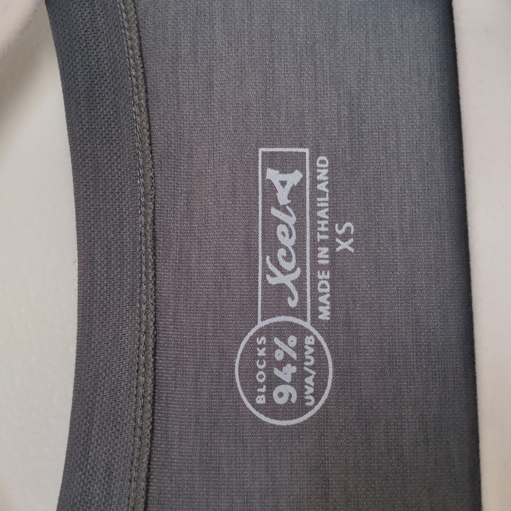 Nwot Uva/Uvb Blocking Rash Guard Long Sleeve Top … - image 3